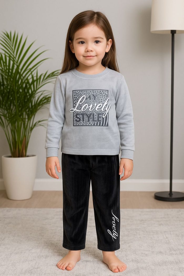 Girl's 2 pc Set - Image 1
