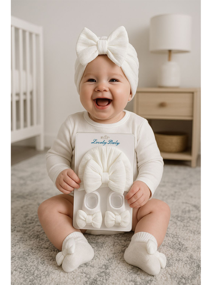⁦Baby Turban Hat with Socks Set⁩ - الصورة ⁦1⁩